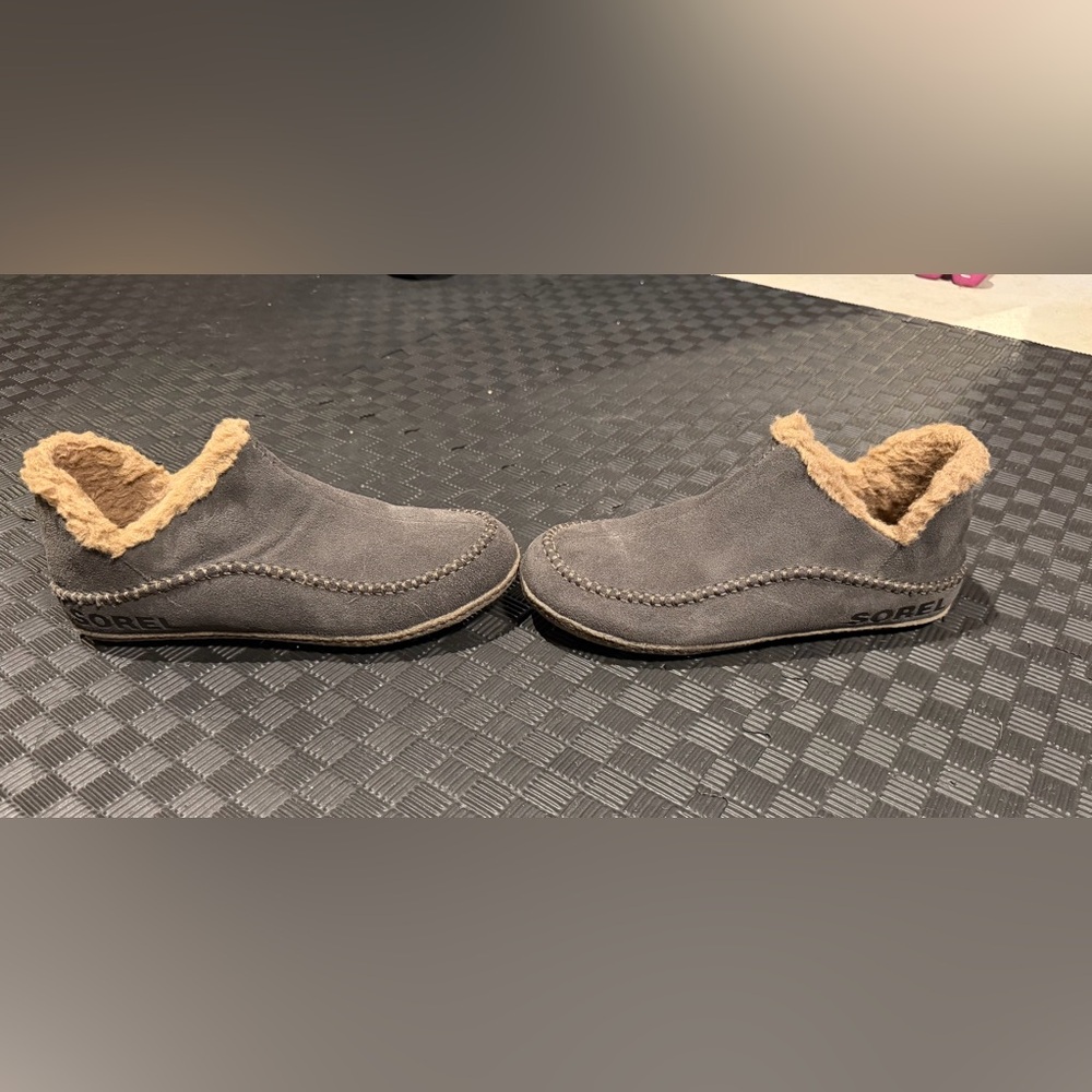Men’s Sorel Slippers Size 11
